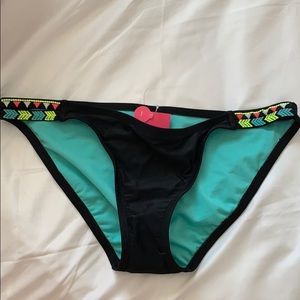 XHILARATION SZ L BLACK BIKINI BOTTOM